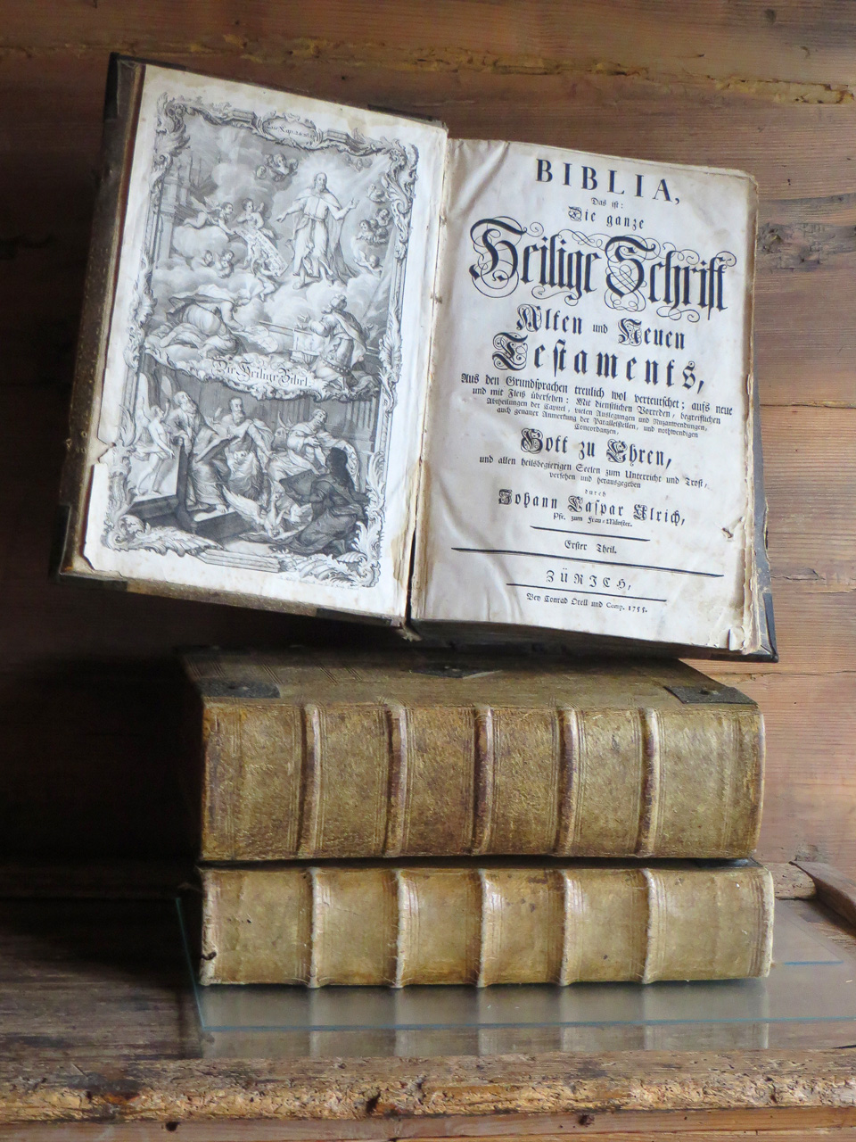 Drei historische Bibeln im Folio-Format